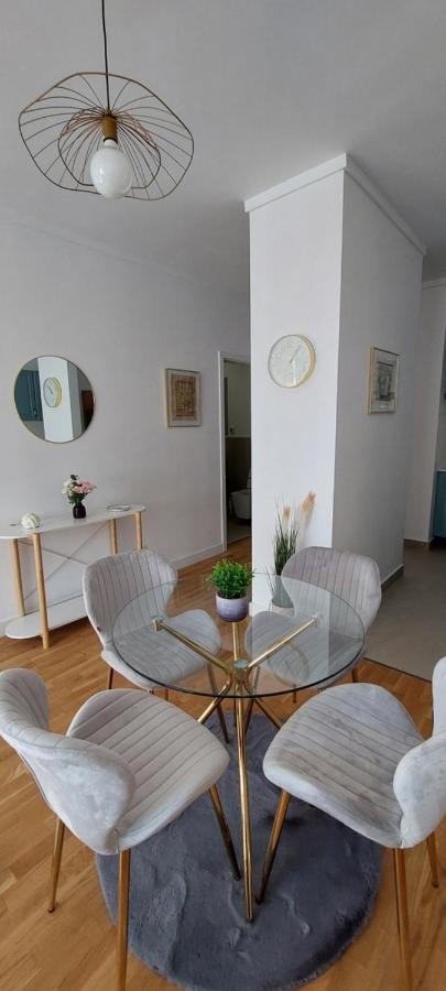 Apartment Luxury New Private Parking