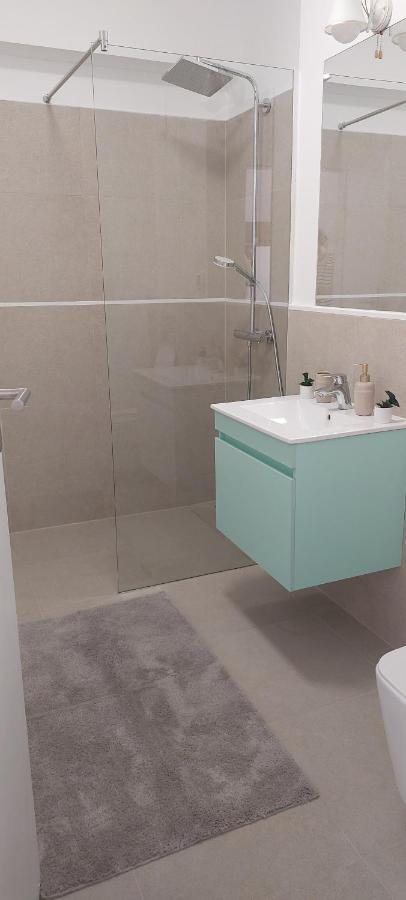 Luxury New Private Parking Apartment *