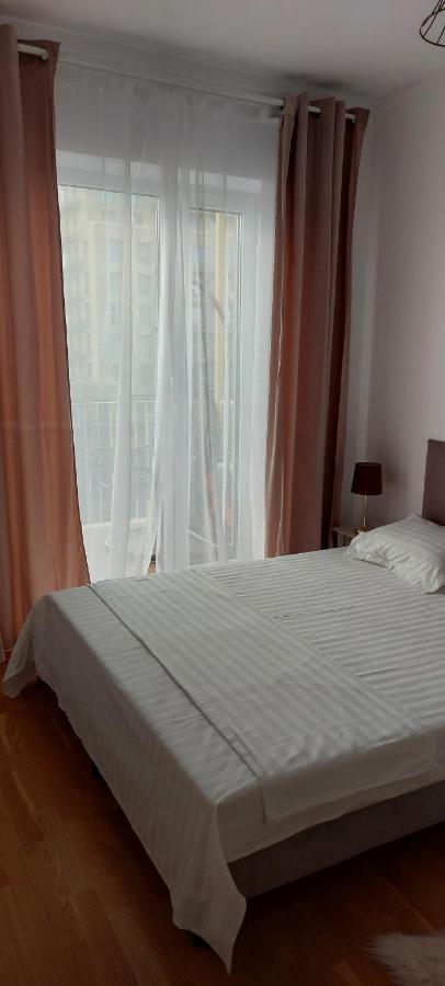 Luxury New Private Parking Apartment