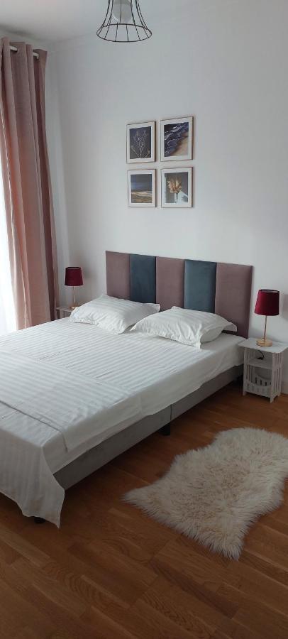 Luxury New Private Parking Apartment Bucharest
