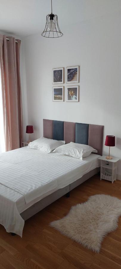 Luxury New Private Parking Apartment